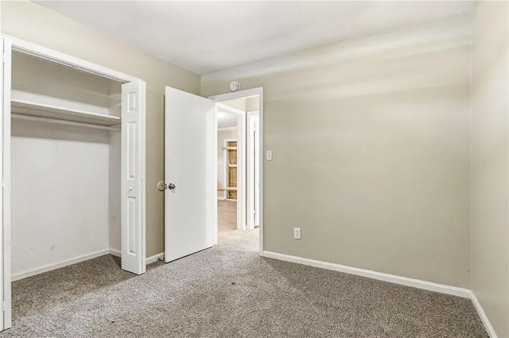 2810 Knollview Drive Decatur, GA 30034