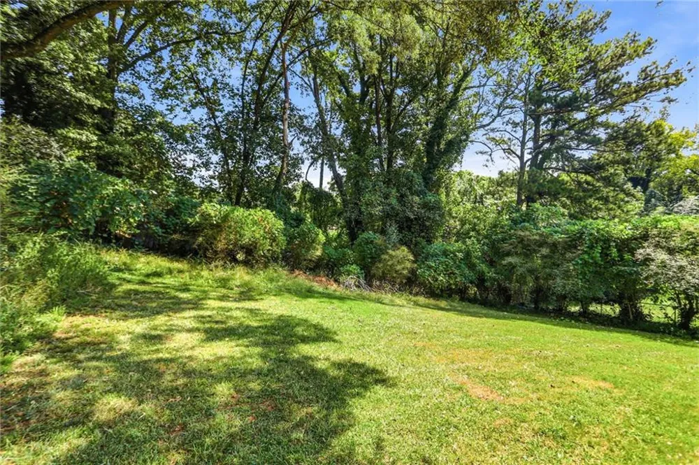 2810 Knollview Drive Decatur, GA 30034