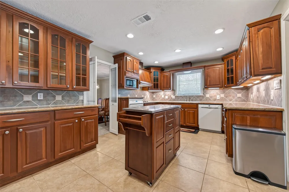 15310 Philippine Street Jersey Village, TX 77040