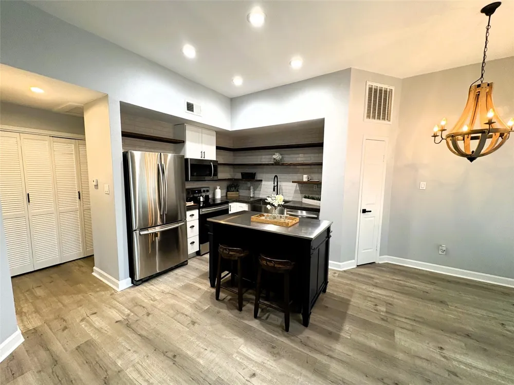 111 Dunbar Estates Drive #903 Friendswood, TX 77546