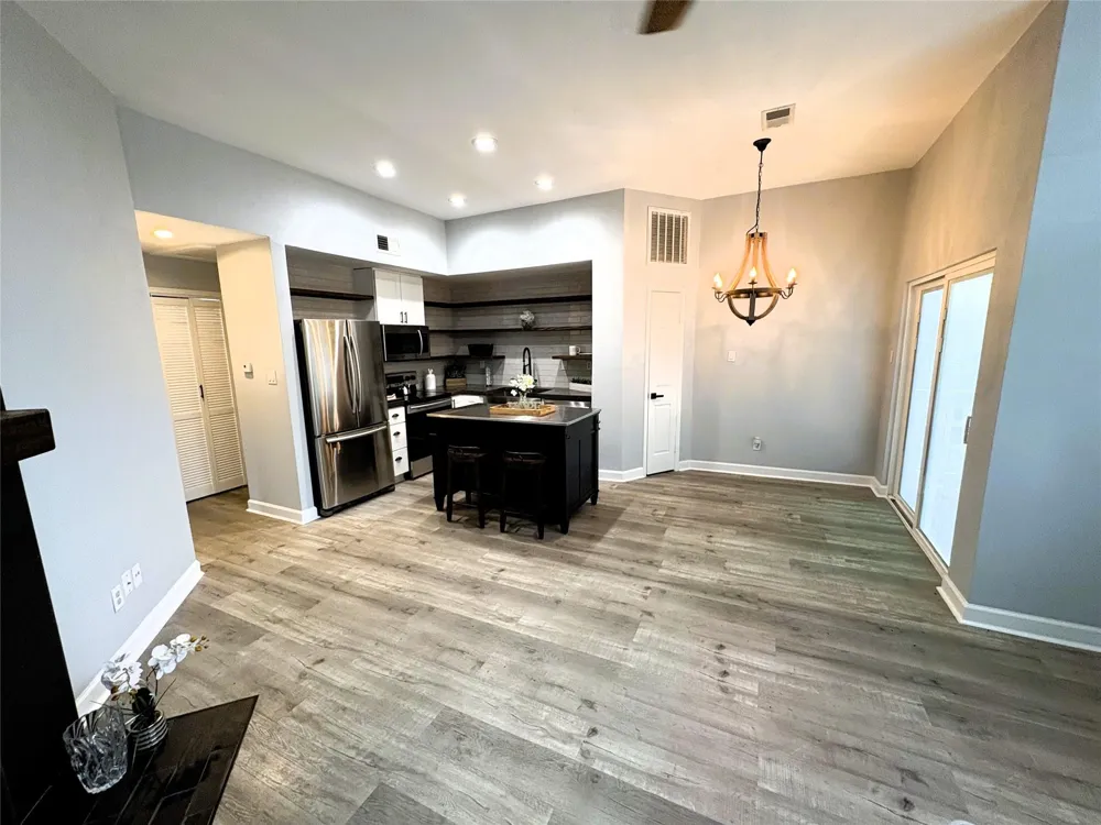 111 Dunbar Estates Drive #903 Friendswood, TX 77546