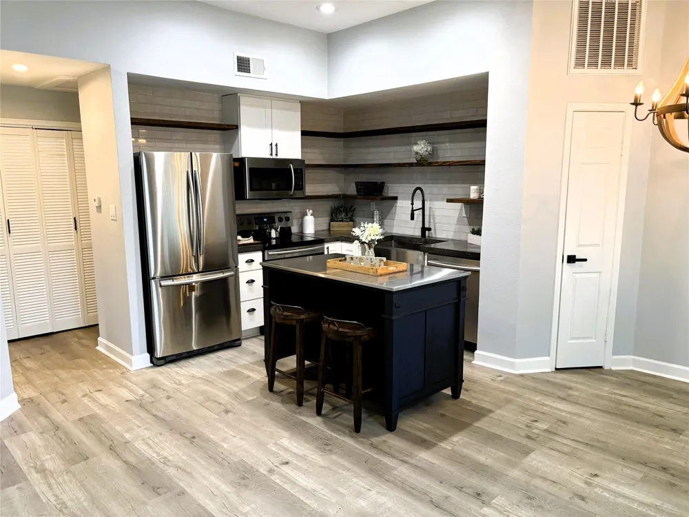 111 Dunbar Estates Drive #903 Friendswood, TX 77546