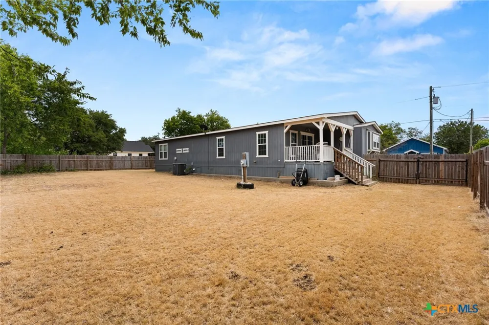 204 Rogers Street McGregor, TX 76657