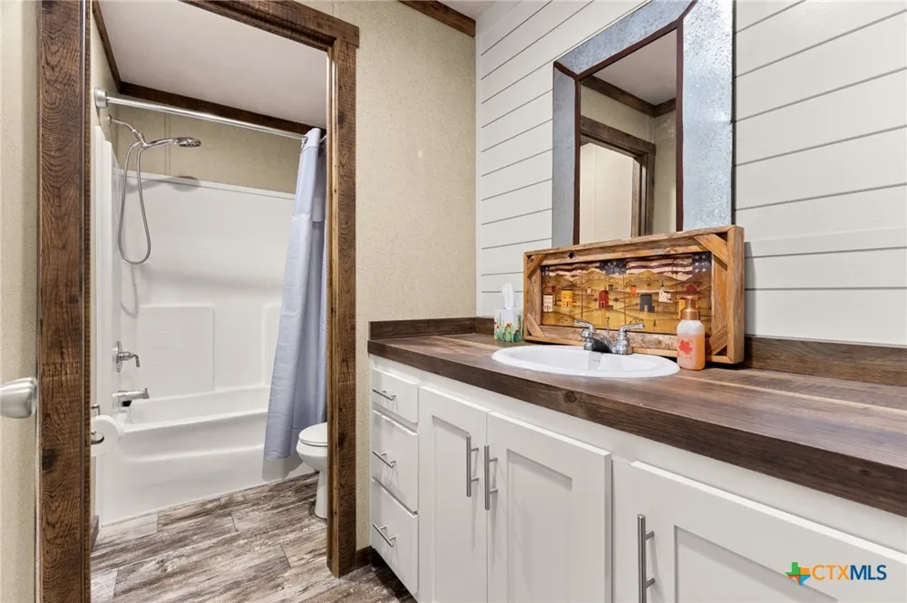 204 Rogers Street McGregor, TX 76657