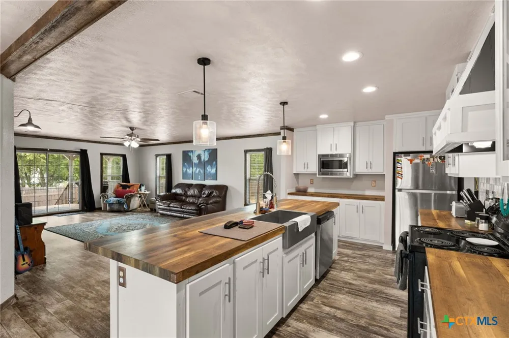204 Rogers Street McGregor, TX 76657