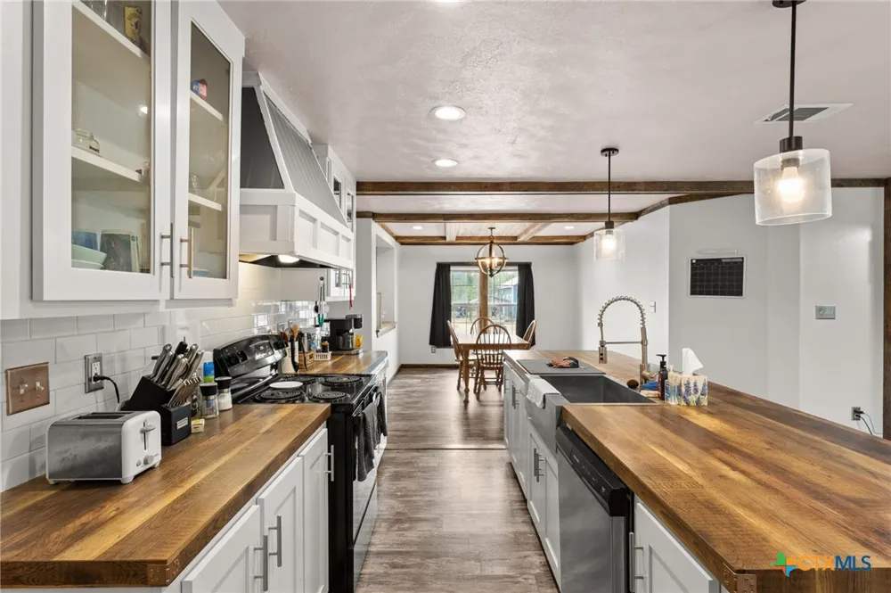 204 Rogers Street McGregor, TX 76657