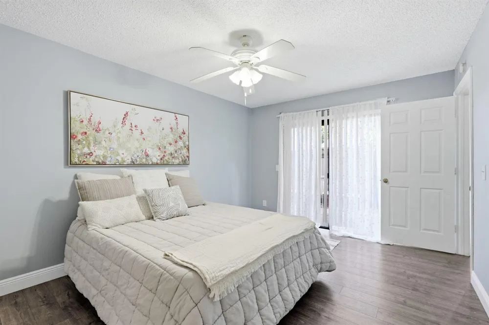 2985 GENOA PLACE #2985 West Palm Beach, FL 33406