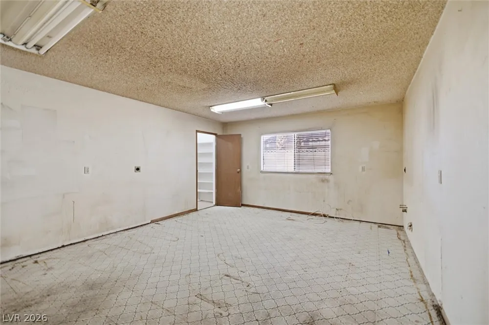 3075 Rosanna Street Las Vegas, NV 89117