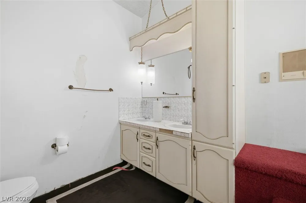 3075 Rosanna Street Las Vegas, NV 89117