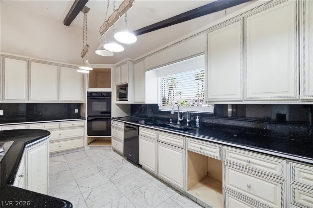 3075 Rosanna Street Las Vegas, NV 89117