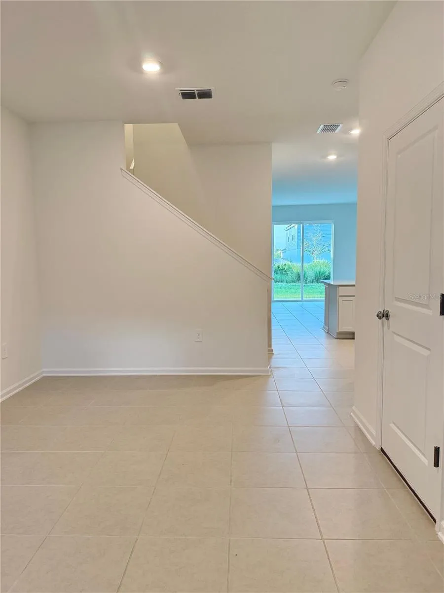 2571 SKYLINE Kissimmee, FL 34758