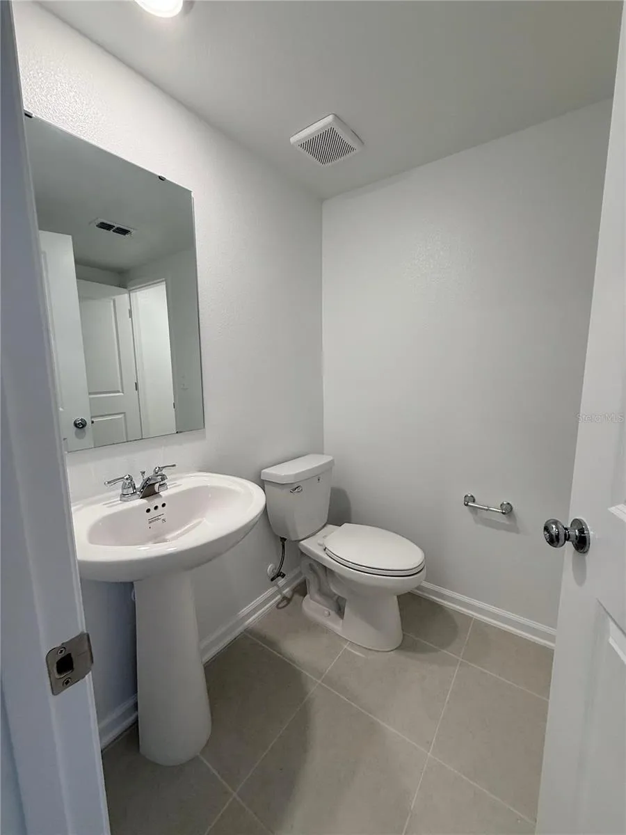 2571 SKYLINE Kissimmee, FL 34758