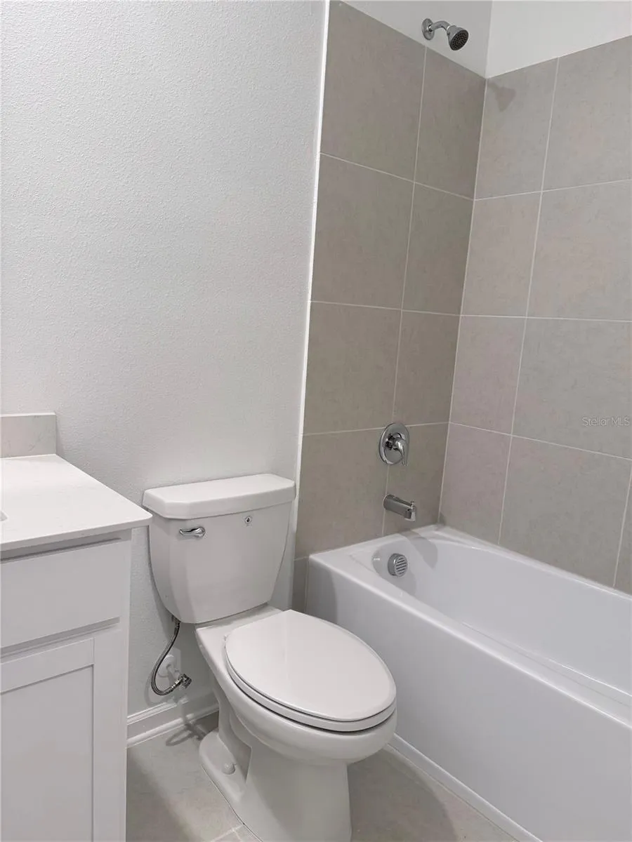 2571 SKYLINE Kissimmee, FL 34758