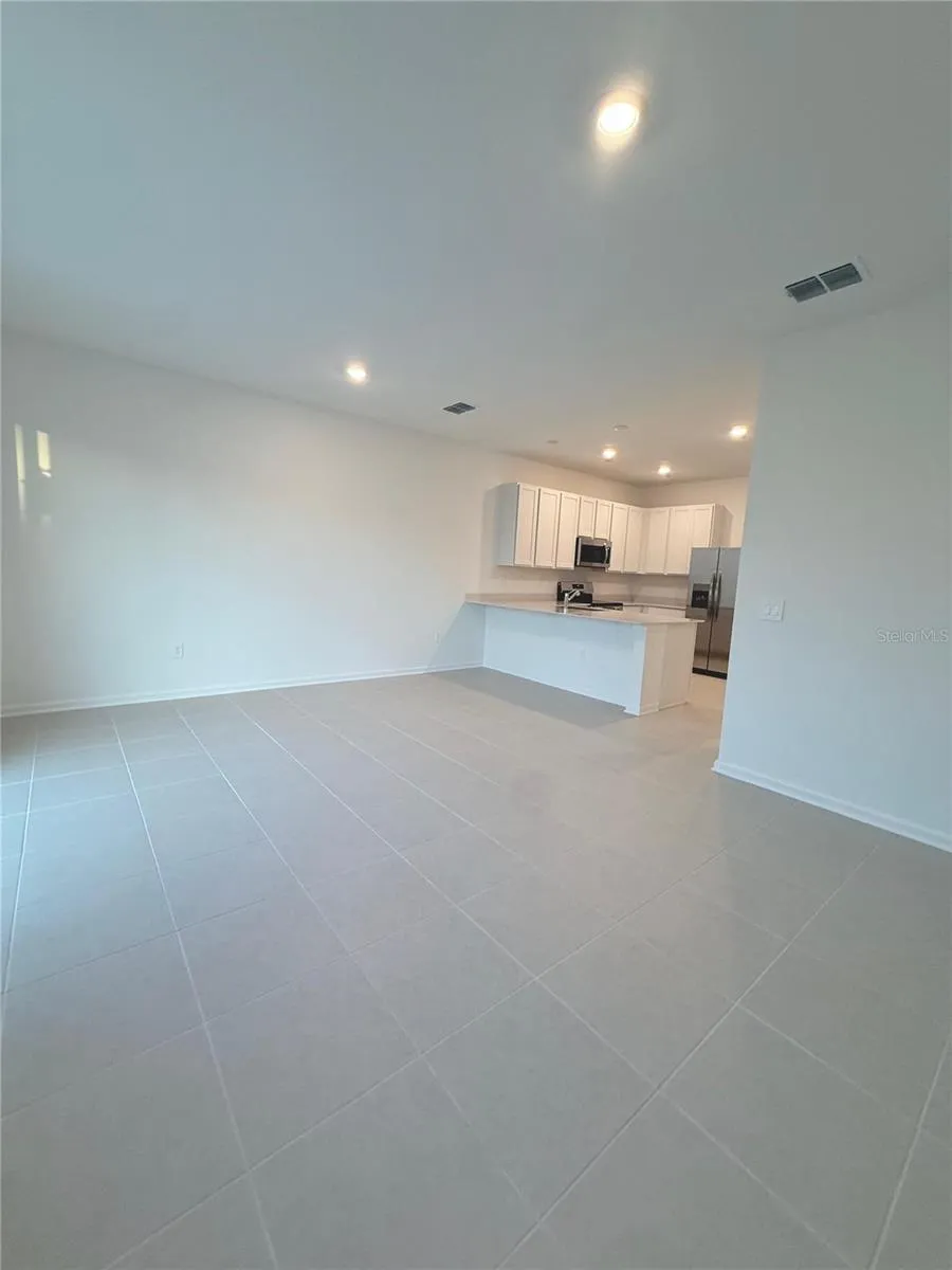 2571 SKYLINE Kissimmee, FL 34758