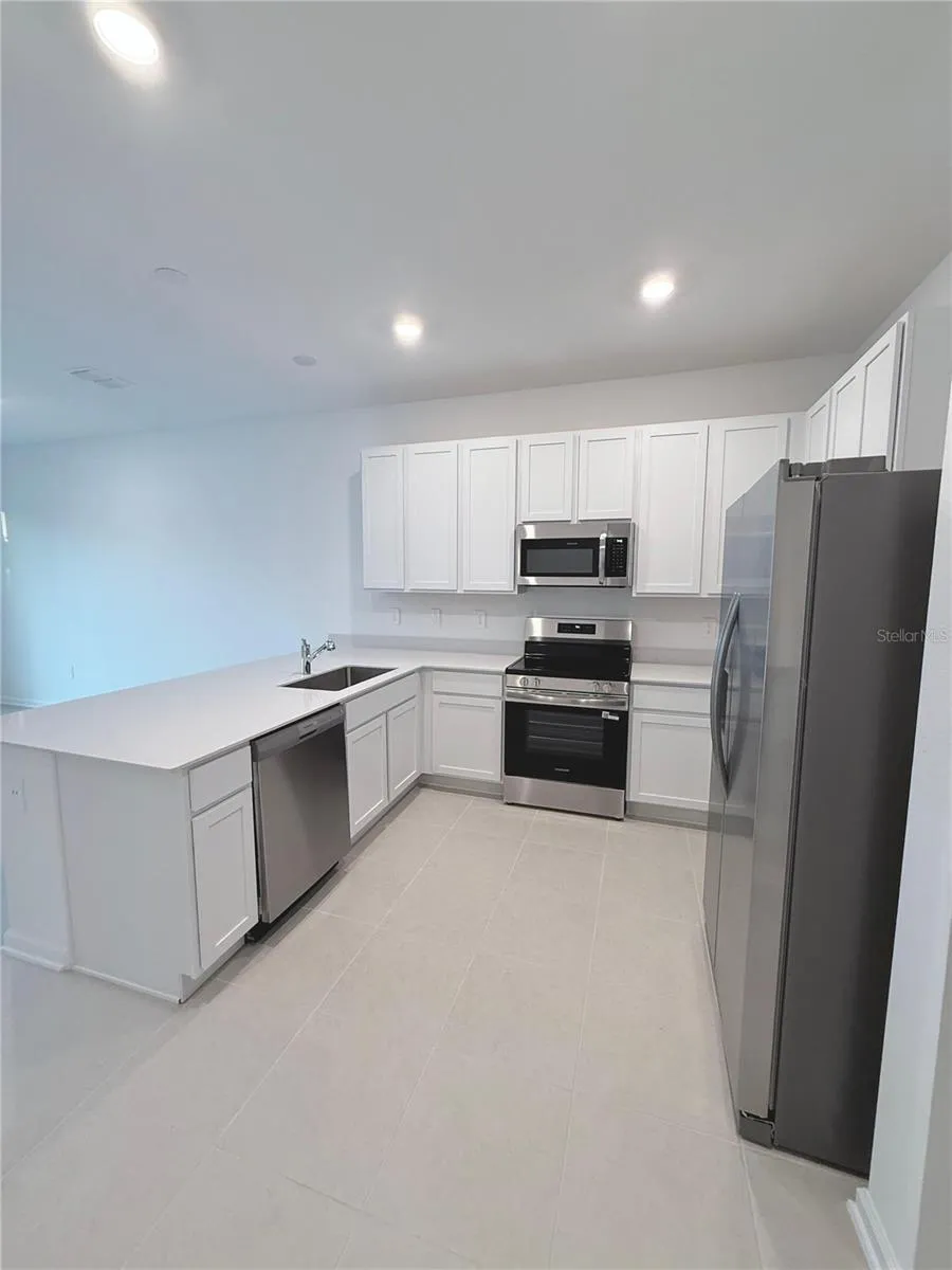 2571 SKYLINE Kissimmee, FL 34758