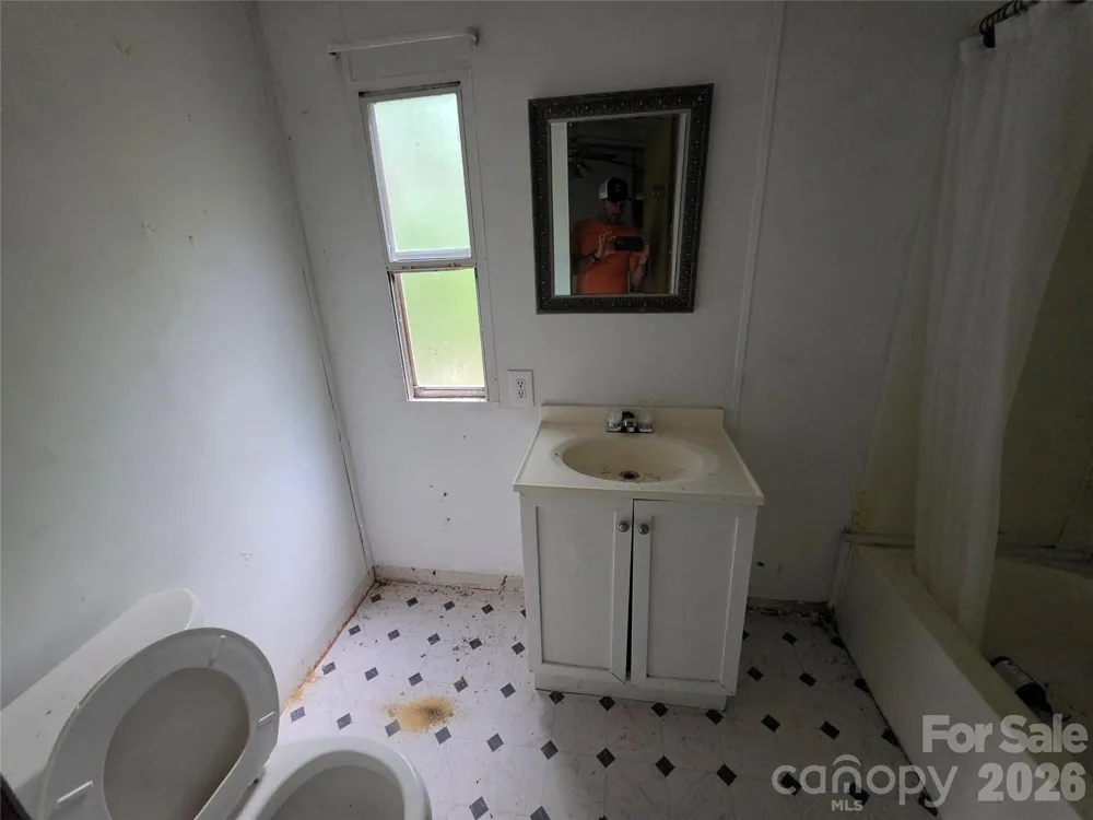 40 Gunches Dirt Road Candler, NC 28715