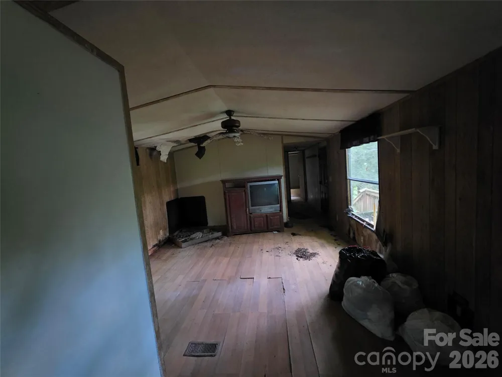 40 Gunches Dirt Road Candler, NC 28715