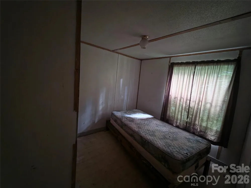40 Gunches Dirt Road Candler, NC 28715