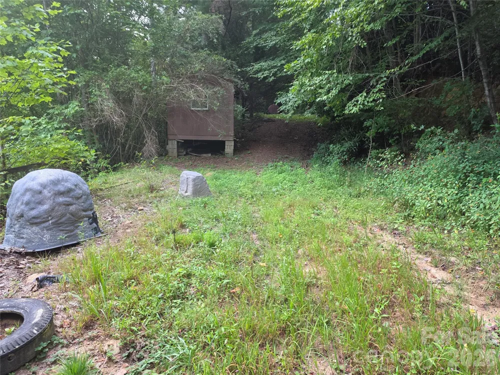 40 Gunches Dirt Road Candler, NC 28715