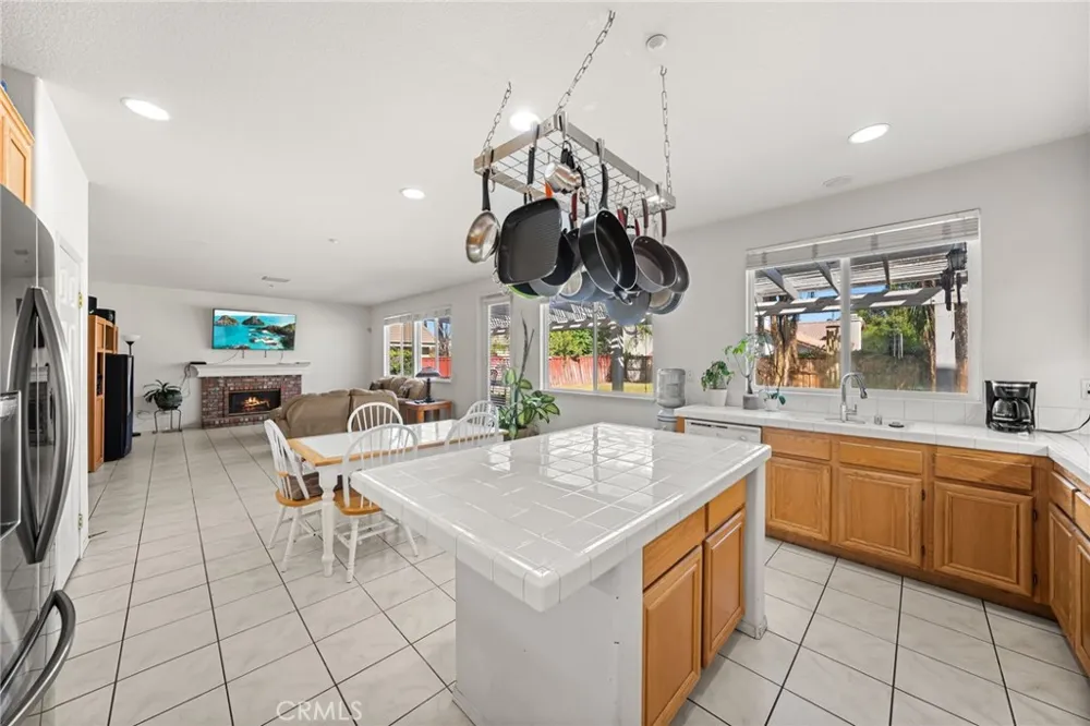 1591 Valley Falls Redlands, CA 92374