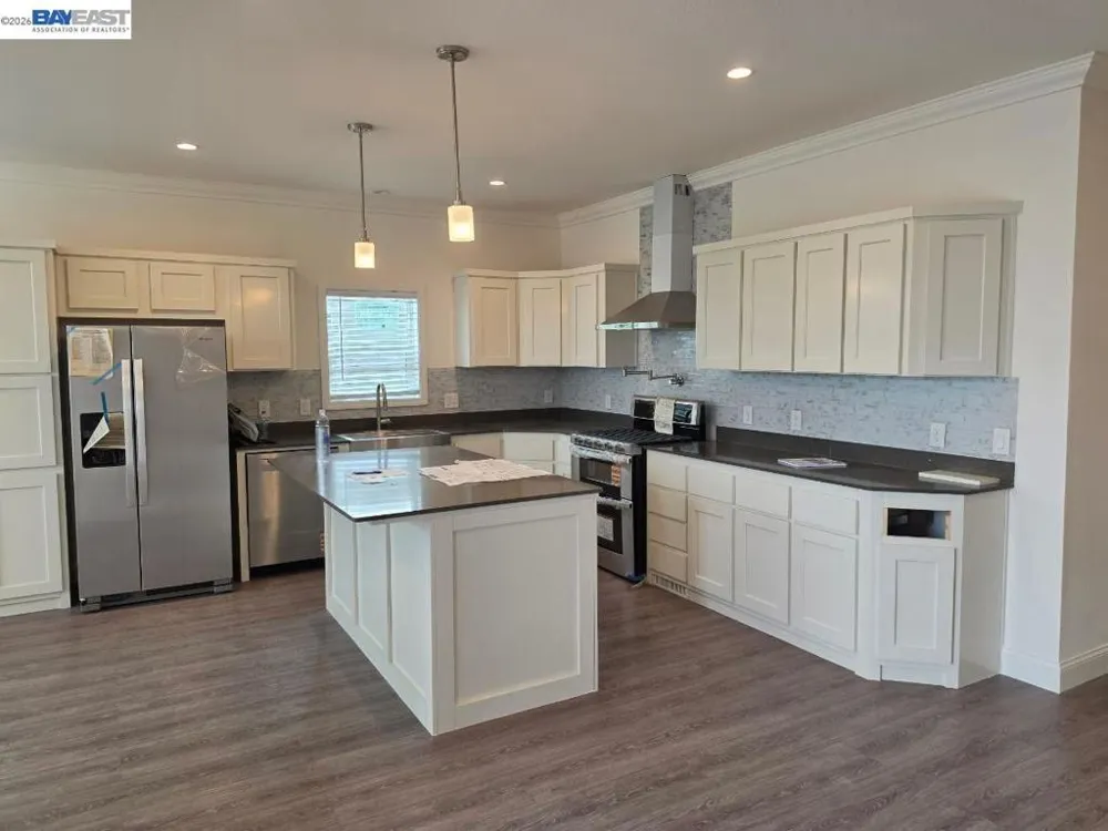 1220 Tasman Dr Sunnyvale, CA 94089