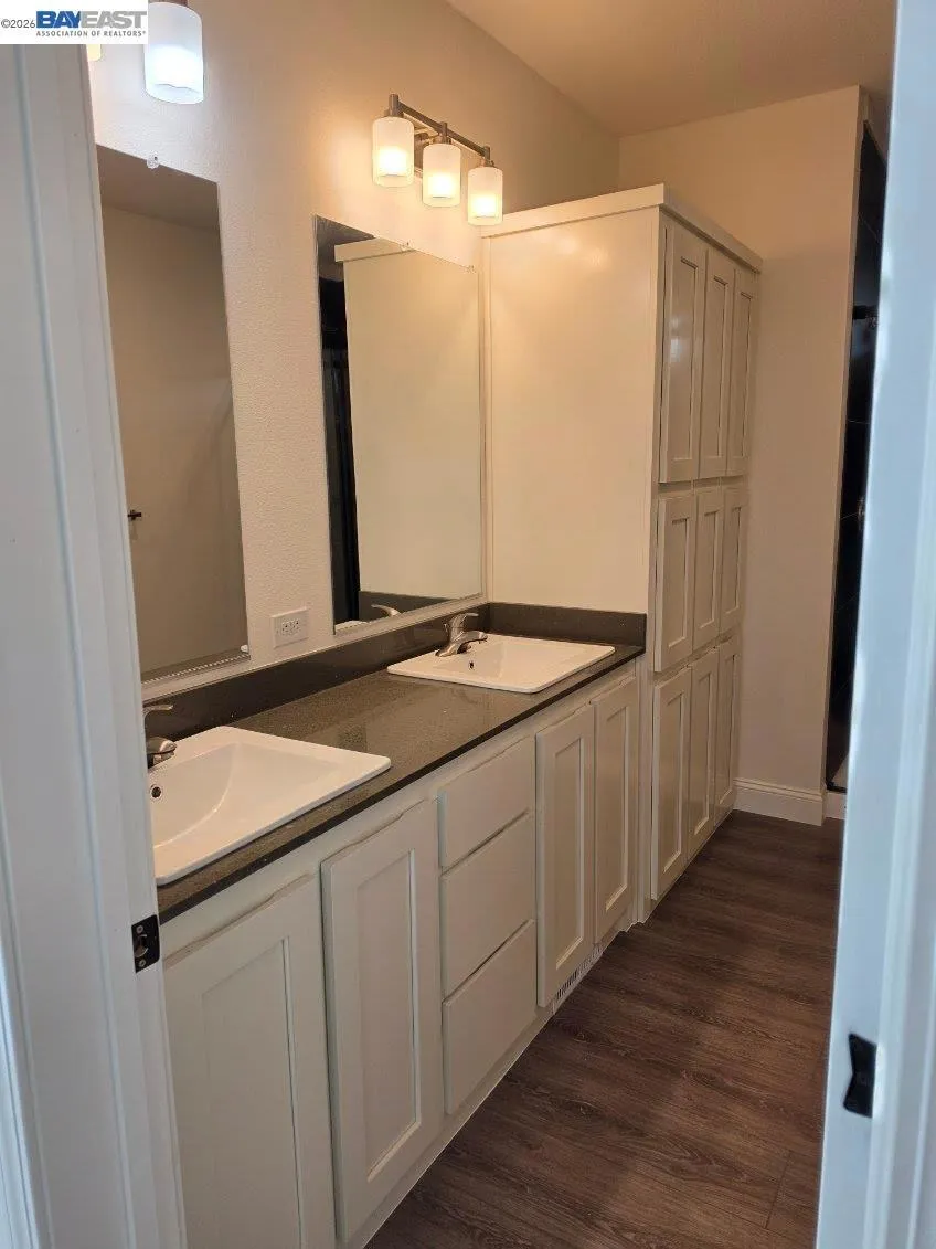 1220 Tasman Dr Sunnyvale, CA 94089