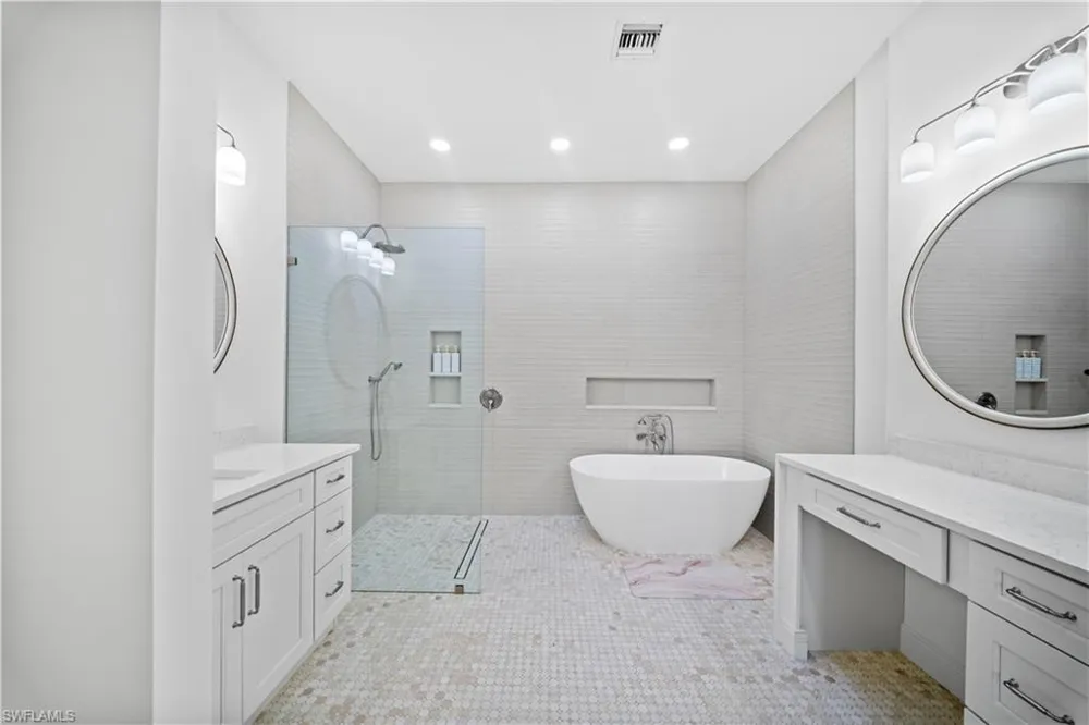 878 Vistana Circle Naples, FL 34119