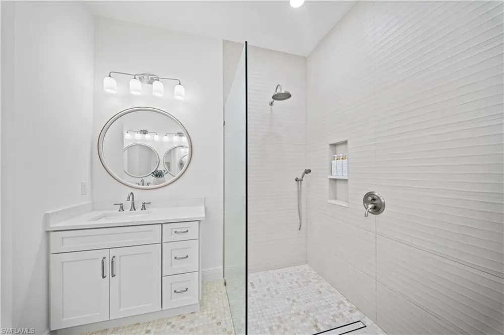 878 Vistana Circle Naples, FL 34119