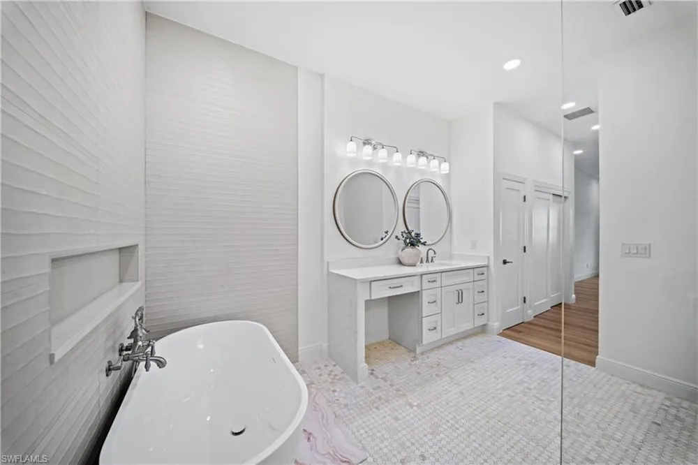 878 Vistana Circle Naples, FL 34119