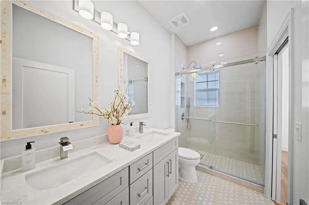 878 Vistana Circle Naples, FL 34119
