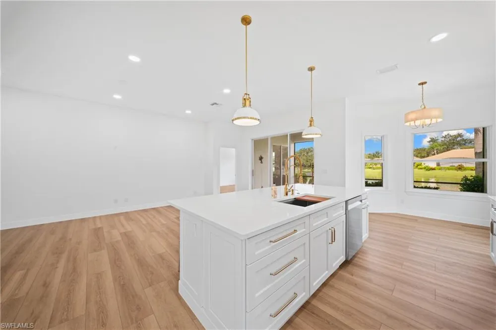 878 Vistana Circle Naples, FL 34119