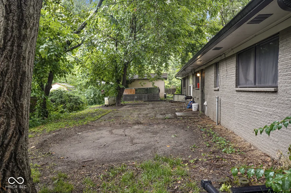 7020 Carlsen Avenue Indianapolis, IN 46214