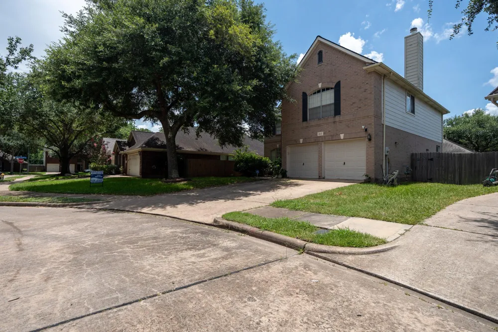 210 Windrift Court Sugar Land, TX 77479