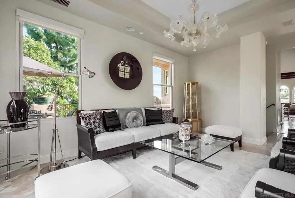 14858 Las Mananas Rancho Santa Fe, CA 92067