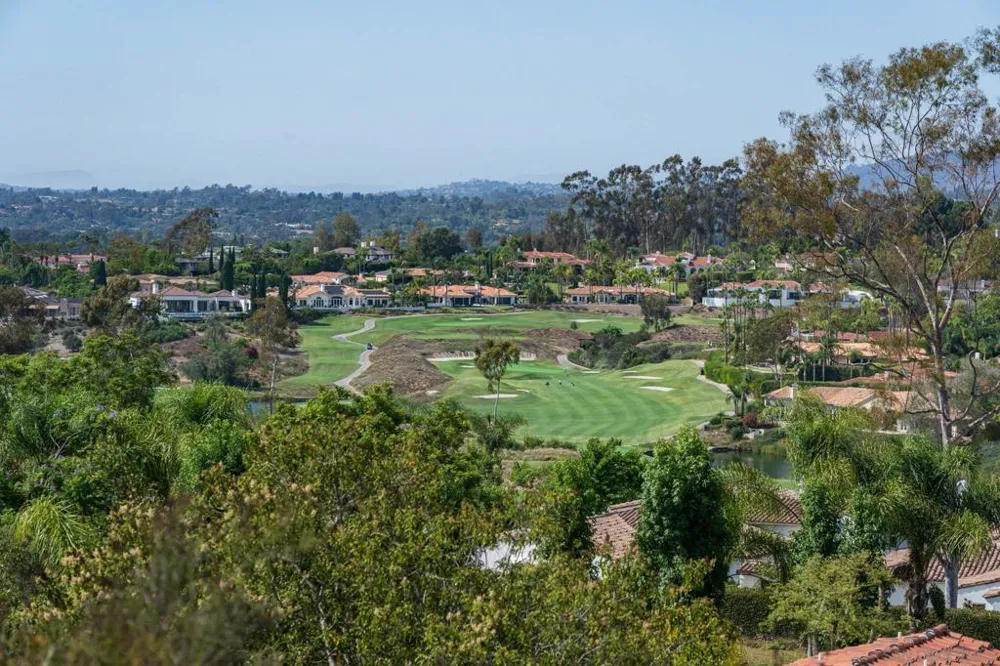 14858 Las Mananas Rancho Santa Fe, CA 92067