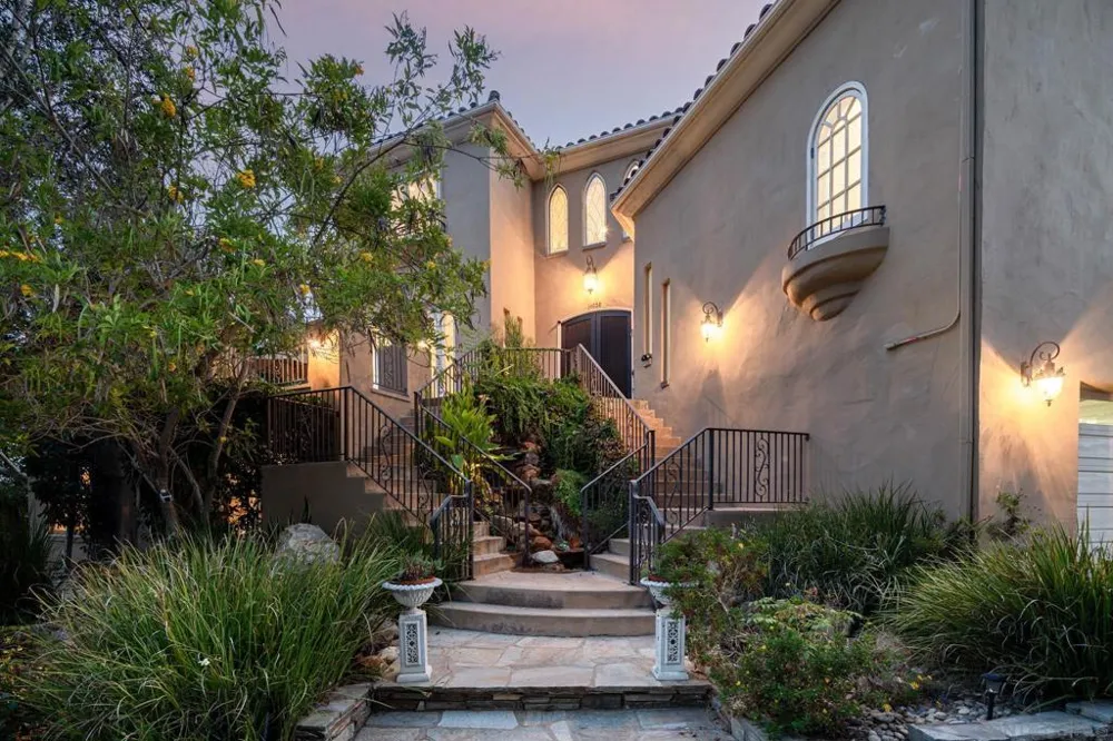 14858 Las Mananas Rancho Santa Fe, CA 92067