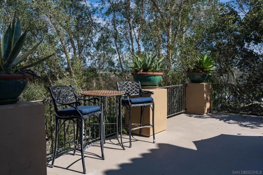 14858 Las Mananas Rancho Santa Fe, CA 92067
