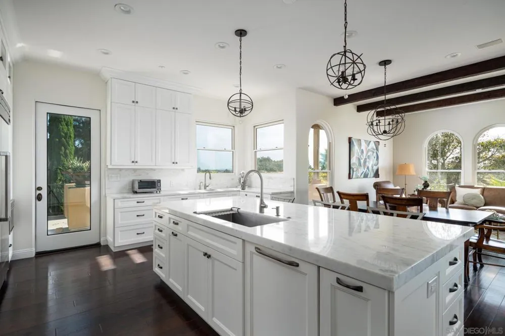 14858 Las Mananas Rancho Santa Fe, CA 92067