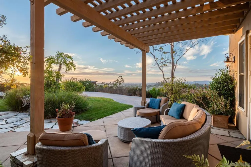 14858 Las Mananas Rancho Santa Fe, CA 92067