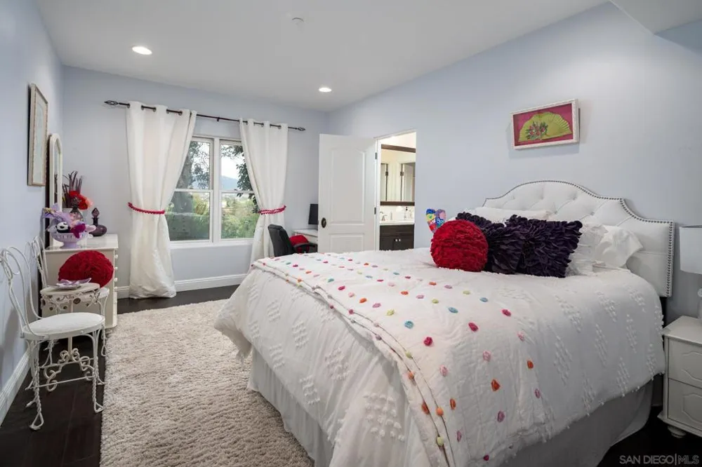 14858 Las Mananas Rancho Santa Fe, CA 92067