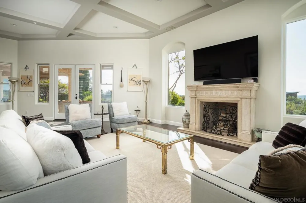 14858 Las Mananas Rancho Santa Fe, CA 92067