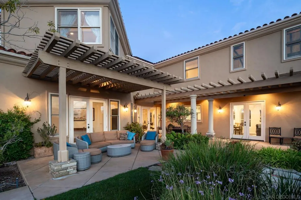 14858 Las Mananas Rancho Santa Fe, CA 92067