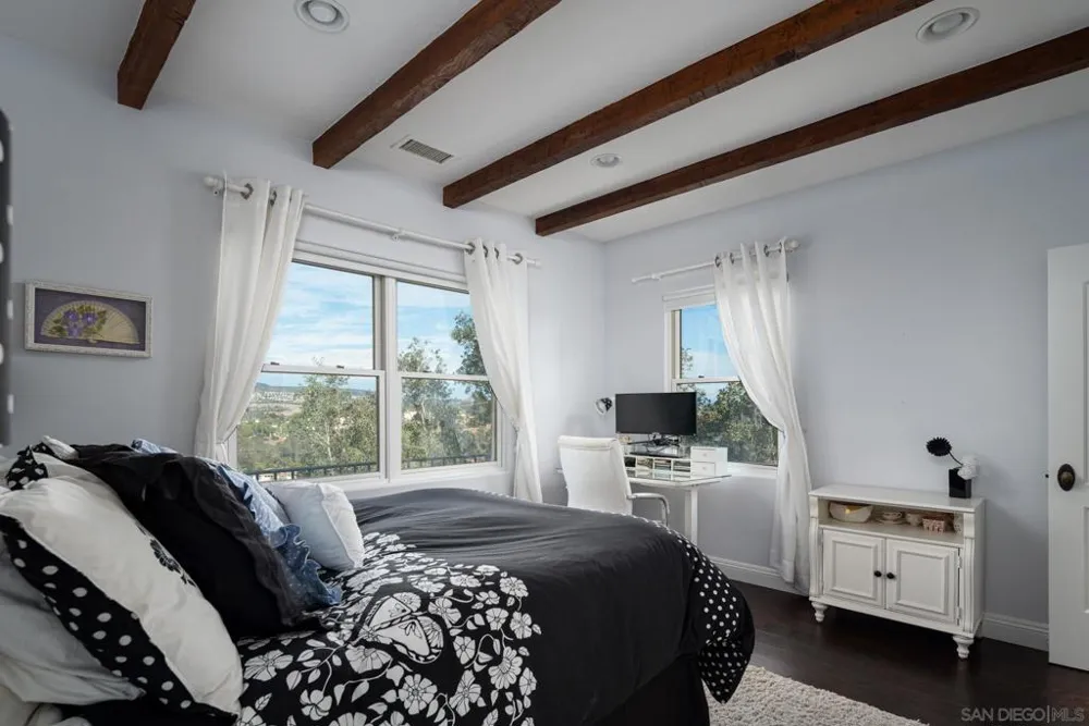 14858 Las Mananas Rancho Santa Fe, CA 92067