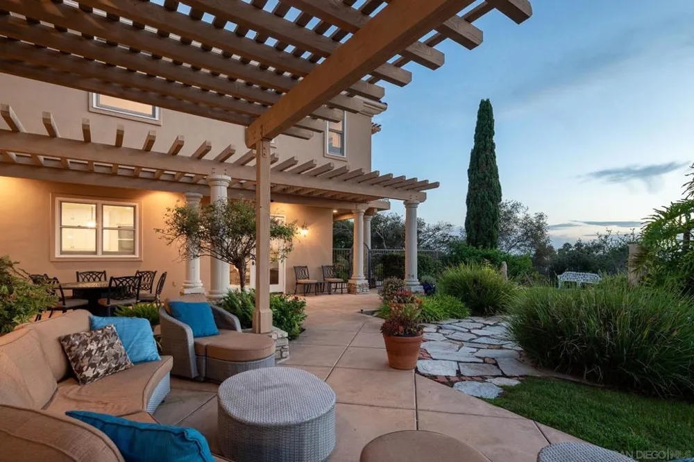 14858 Las Mananas Rancho Santa Fe, CA 92067