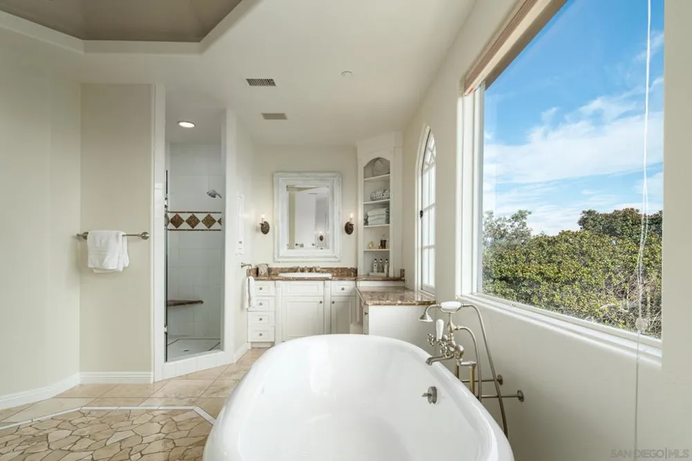 14858 Las Mananas Rancho Santa Fe, CA 92067
