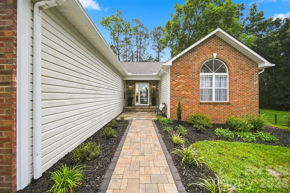 2556 23rd Street Drive NE Hickory, NC 28601