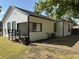 115 W Spruce Corner W Whitewright, TX 75491