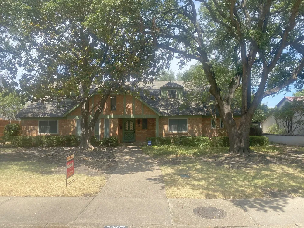 7127 Chipperton Drive Dallas, TX 75225