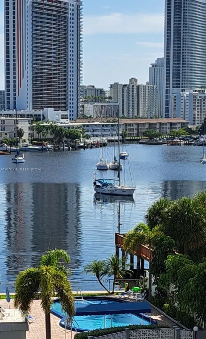 427 Golden Isles Dr #5H Hallandale Beach, FL 33009