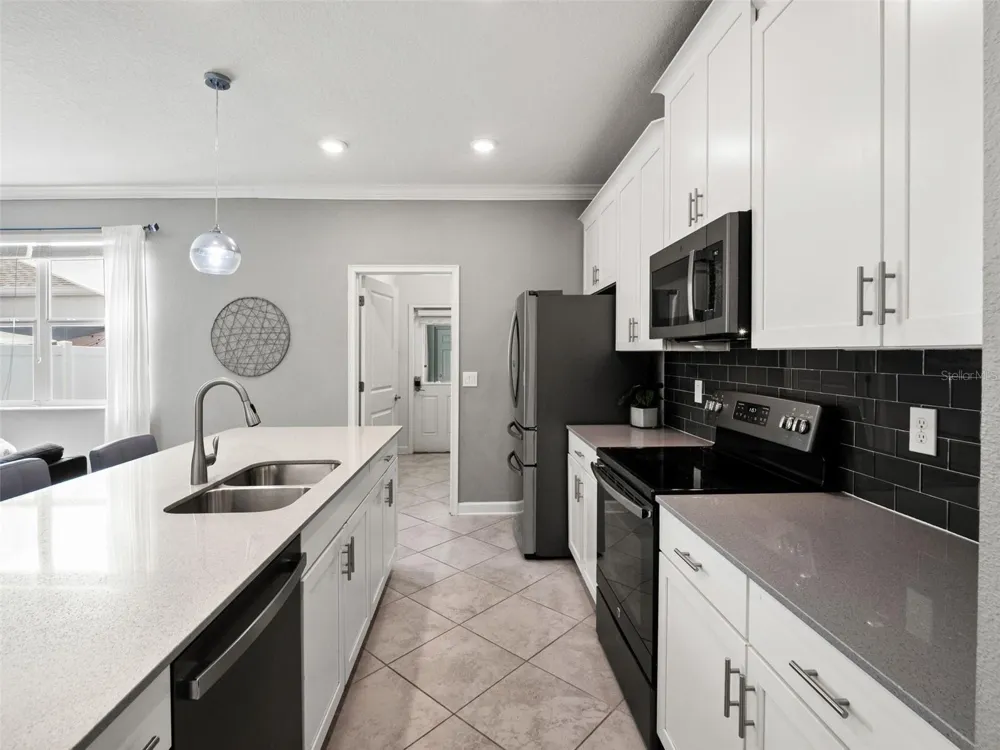 11662 EPIC AVENUE Orlando, FL 32832